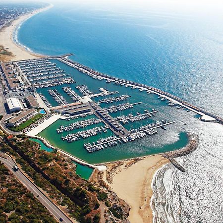 Luxury 45 Otel Castelldefels Dış mekan fotoğraf